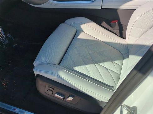 Used 2026 BMW X5 sDrive40i RWD image 4