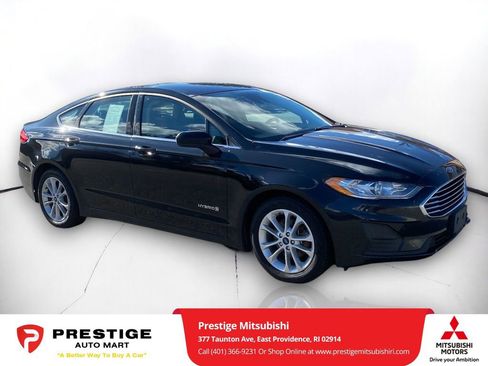 Used 2019 Ford Fusion SE image 1