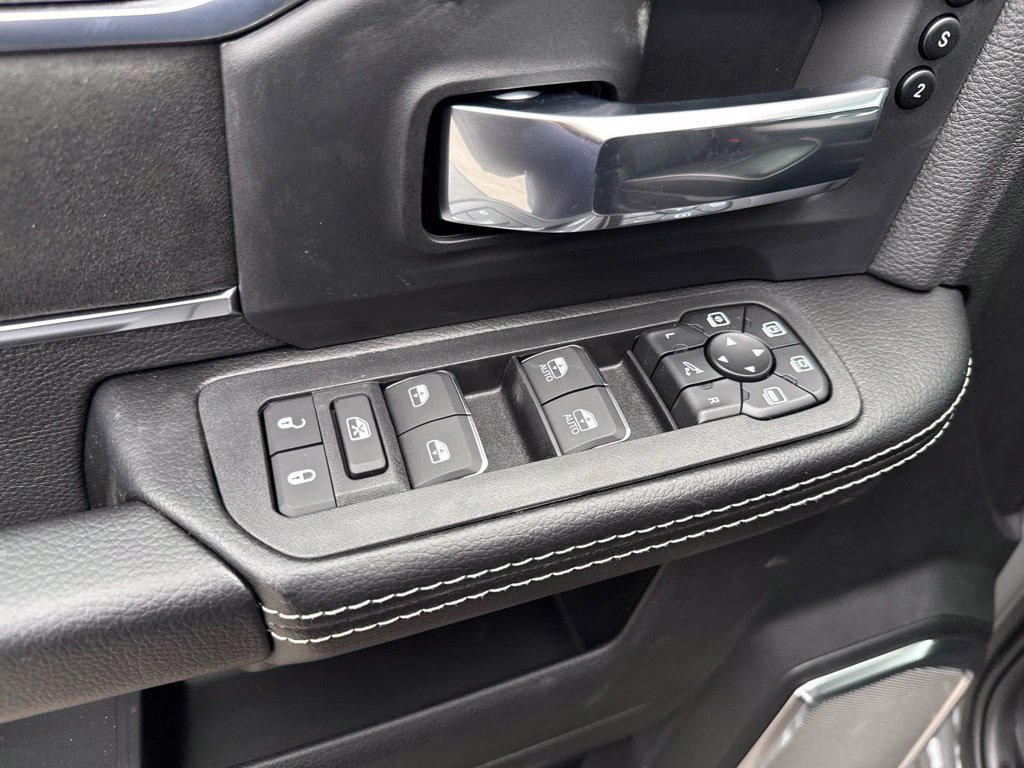 New 2027 RAM 2500 Laramie w/ Night Edition AWD/4WD image 18