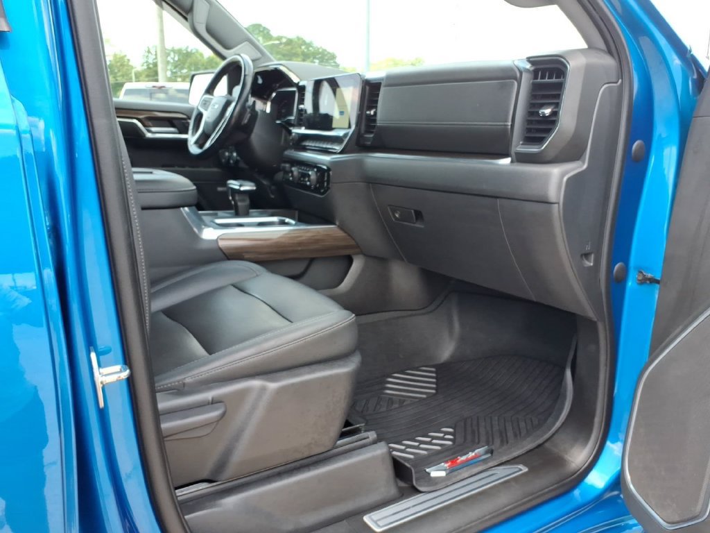 Used 2022 Chevrolet Silverado 1500 LT Trail Boss w/ LT Trail Boss Premium Package AWD/4WD image 11