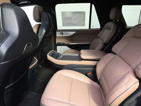 New 2026 Lincoln Navigator L Black Label AWD/4WD image 21
