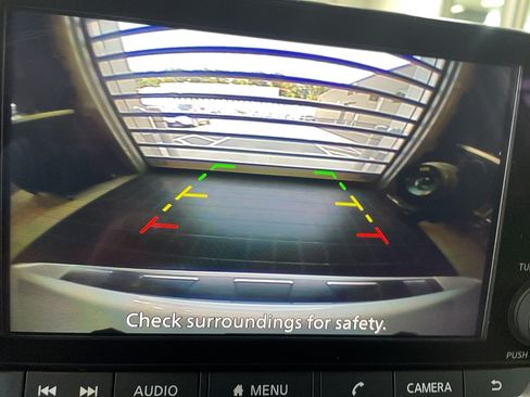 Used 2025 Nissan Rogue SV AWD/4WD image 9