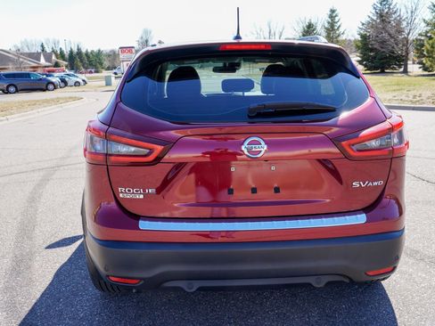 Used 2022 Nissan Rogue Sport SV w/ Technology Package image 5