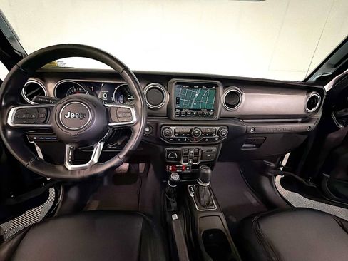 Used 2023 Jeep Wrangler Unlimited Rubicon 4xe w/ Cold Weather Group AWD/4WD image 16