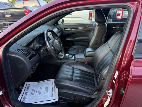 Used 2019 Chrysler 300 S RWD image 7