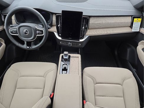 New 2026 Volvo XC90 B5 Plus image 17
