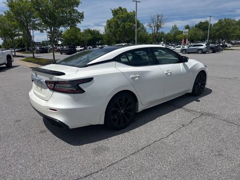 Used 2020 Nissan Maxima SR w/ Sport Mat Group FWD image 5
