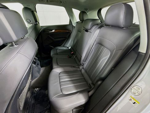 Used 2023 Audi Q5 2.0T Premium w/ Convenience Package image 20