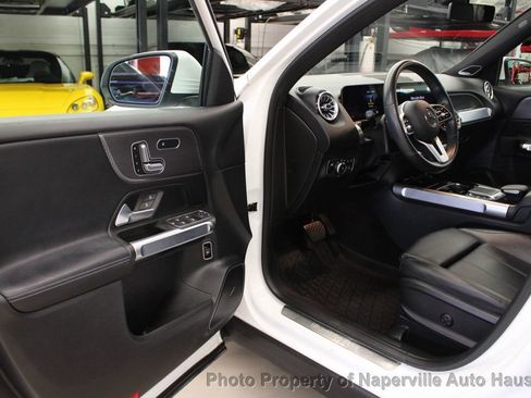 Used 2021 Mercedes-Benz GLB 250 4MATIC image 8