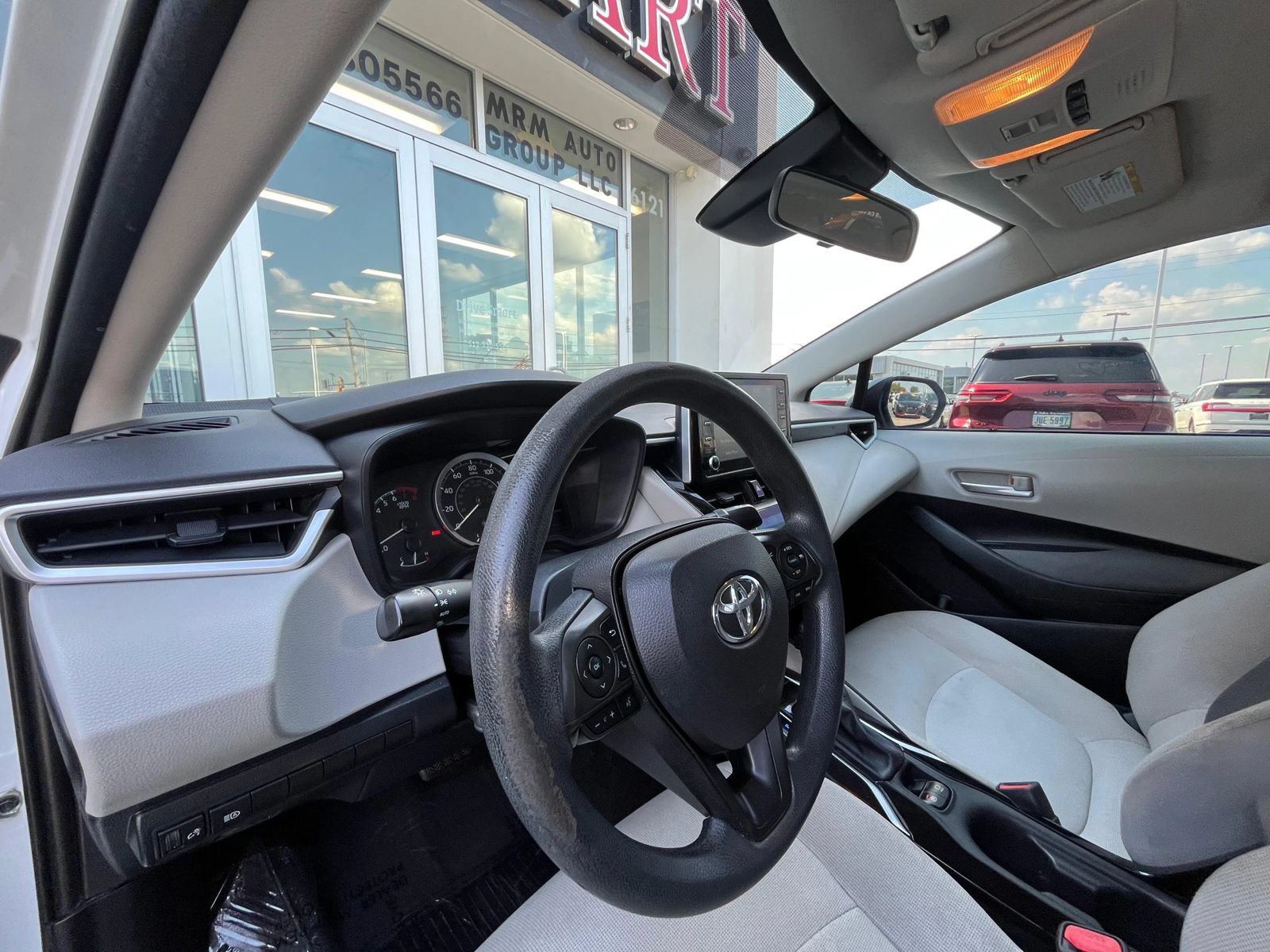 Used 2021 Toyota Corolla LE FWD image 24