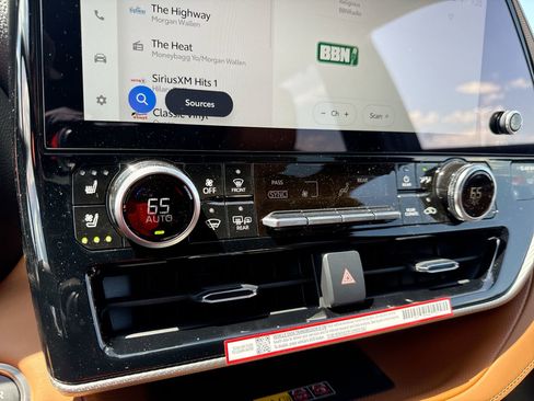 Certified 2026 Toyota Highlander Platinum image 17