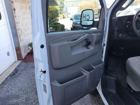 Used 2017 Chevrolet Express 3500 LT w/ LT Preferred Equipment Group image 38