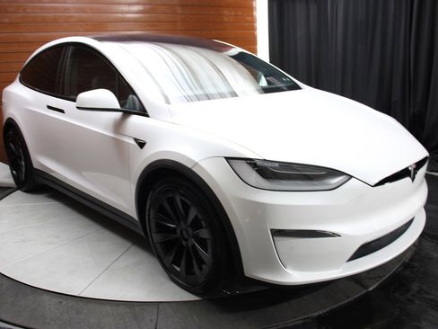 Used 2023 Tesla Model X image 8