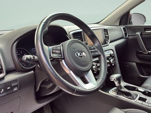 Used 2022 Kia Sportage EX w/ EX Technology Package FWD image 17