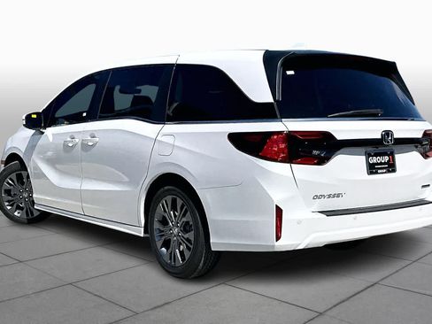 New 2026 Honda Odyssey Touring image 11