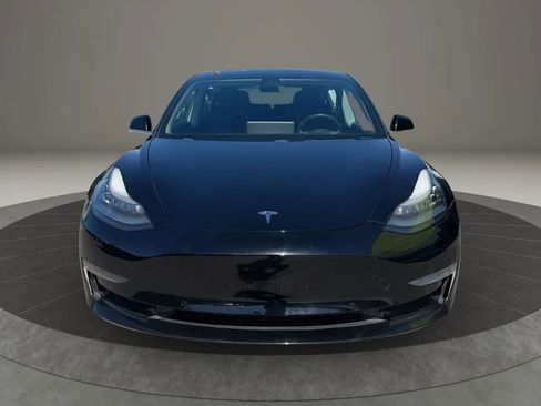 Used 2019 Tesla Model 3 Standard Range Plus image 2