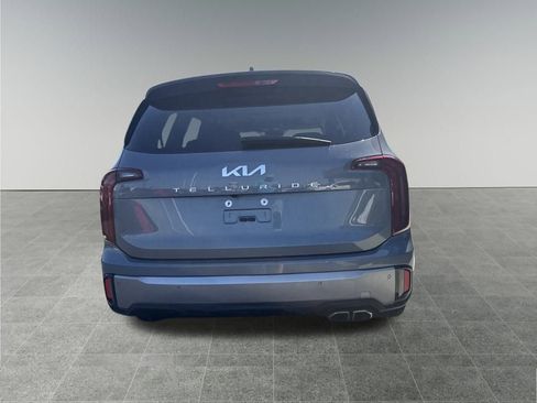 Used 2025 Kia Telluride S image 4