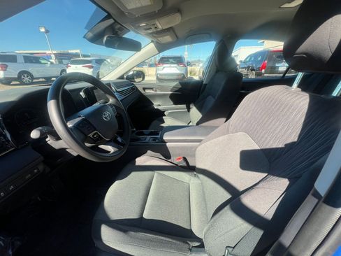 Used 2025 Toyota Camry LE image 27