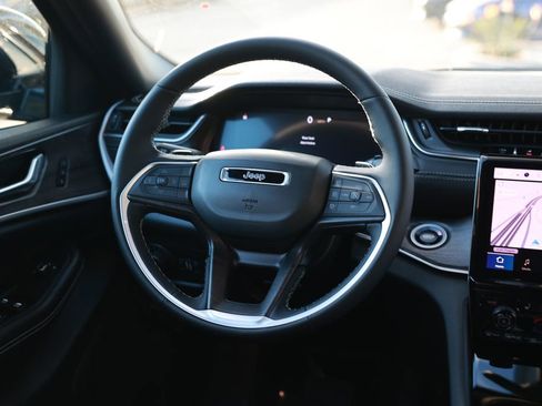 New 2025 Jeep Grand Cherokee Limited image 22