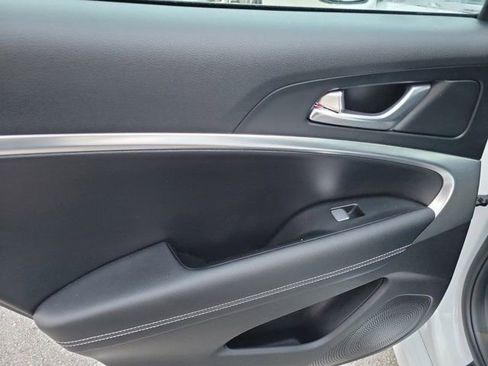 Used 2026 Genesis G70 2.5T image 8