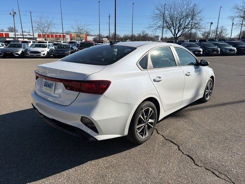 Used 2023 Kia Forte LXS image 5