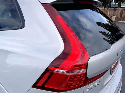 Used 2025 Volvo XC60 B5 Core image 31