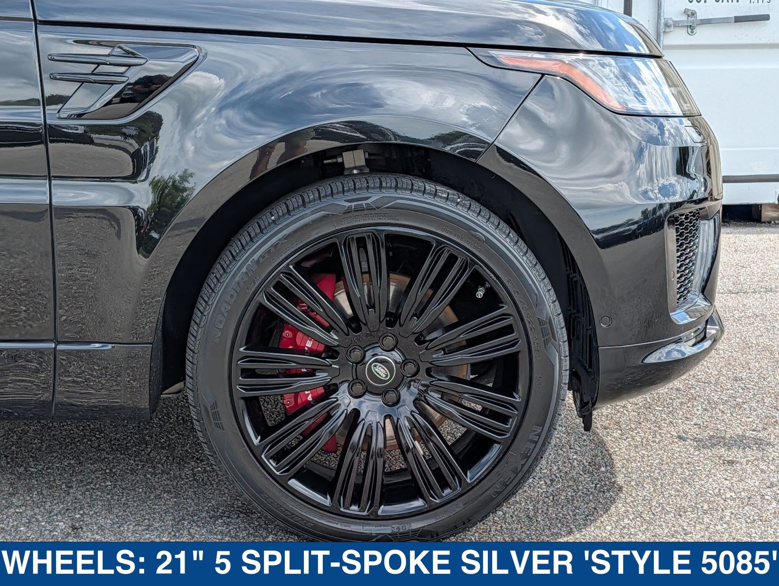 Used 2019 Land Rover Range Rover Sport Supercharged AWD/4WD image 12