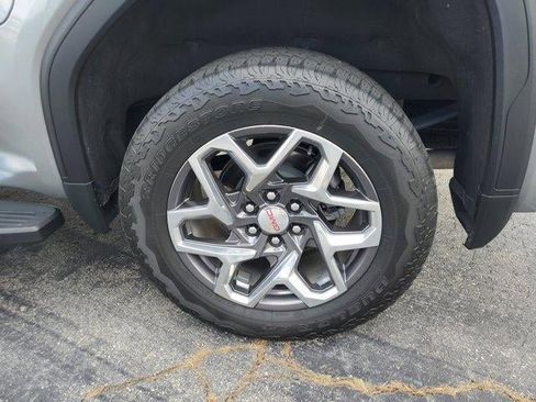 Used 2023 GMC Sierra 1500 SLT w/ SLT Premium Package image 9