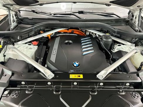 Used 2022 BMW X5 xDrive45e w/ M Sport Package AWD/4WD image 31
