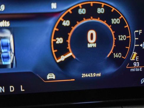 Used 2025 Ford Mustang Coupe RWD image 6
