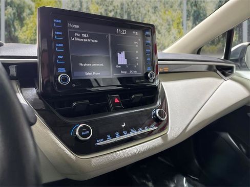 Used 2022 Toyota Corolla LE image 14