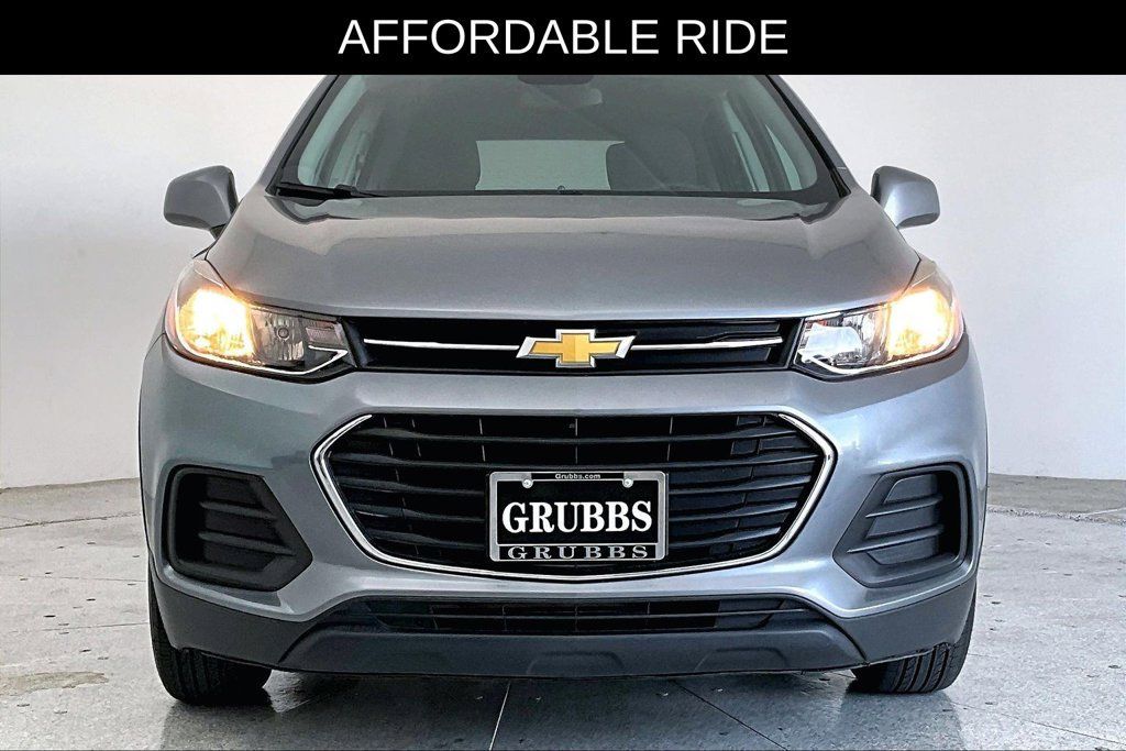 Used 2020 Chevrolet Trax LS w/ Tint and Cruise Package FWD image 4