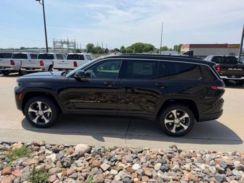 New 2026 Jeep Grand Cherokee L Limited AWD/4WD image 4