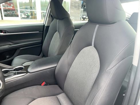 Used 2022 Toyota Camry LE image 15