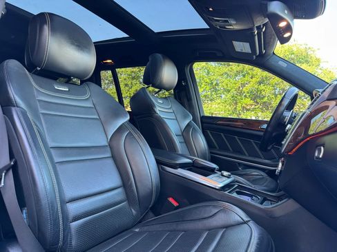 Used 2014 Mercedes-Benz GL 63 AMG 4MATIC image 26