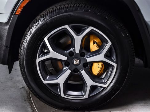Used 2022 Rivian R1T Adventure AWD/4WD image 8
