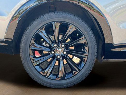 Used 2024 Buick Envista Sport Touring w/ Convenience I Package image 5