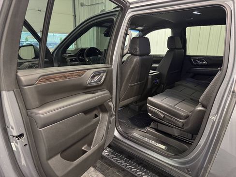 Used 2022 Chevrolet Suburban Z71 w/ Max Trailering Package AWD/4WD image 10