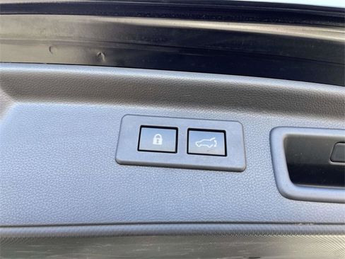 Used 2023 Subaru Forester Touring image 14