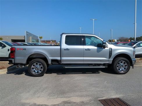 Used 2024 Ford F250 Lariat w/ Chrome Package image 3