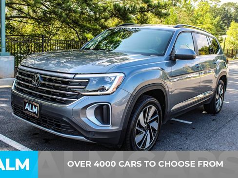 Used 2024 Volkswagen Atlas SE AWD/4WD image 2