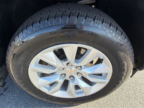 Used 2024 Chevrolet Silverado 1500 Custom image 12