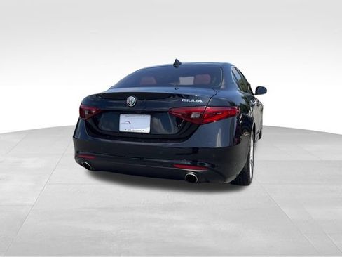 Used 2019 Alfa Romeo Giulia RWD image 5
