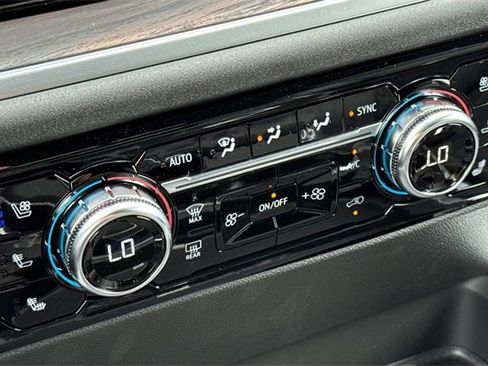 New 2025 GMC Sierra 2500 SLT w/ SLT Premium Package image 24