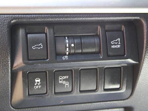 Used 2015 Subaru Outback 2.5i Limited image 28