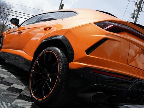 Used 2022 Lamborghini Urus image 94