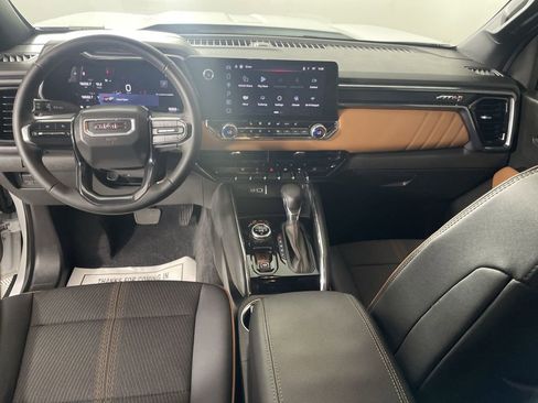 Used 2025 GMC Canyon AT4 image 20