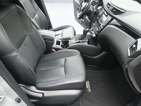 Used 2017 Nissan Rogue Sport SL image 32
