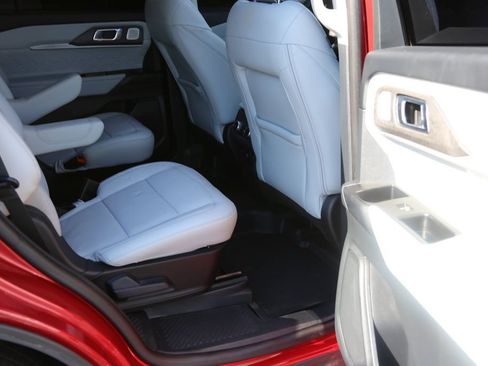 Used 2025 Ford Explorer Platinum w/ Ultimate Package RWD image 26