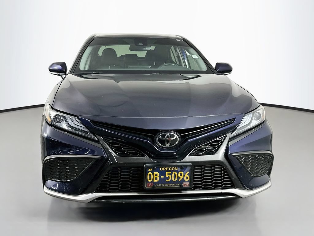 Used 2022 Toyota Camry XSE FWD image 3